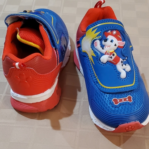 Boy's shoes size 10 - Picture 4 of 6